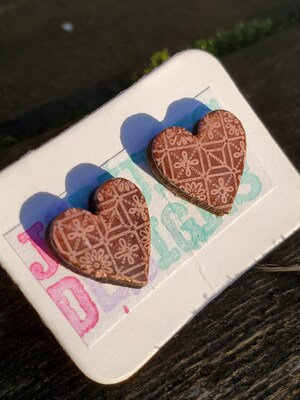 Heart shaped wood stud earring, Floral quilt patterns - image1